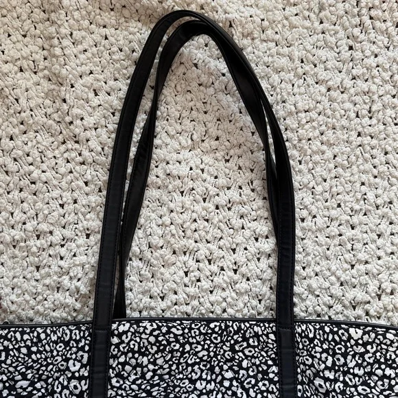 🖤 Vera Bradley Camocat Tote Bag 🤍 - Picture 5 of 10